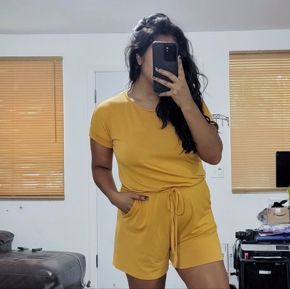 SHAKE IT OFF ROMPER GOLDEN YELLOW - Picture 5 of 9